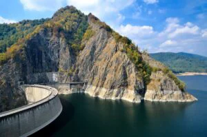 Lacul Vidraru dispare temporar. Autoritățile anunță măsuri radicale