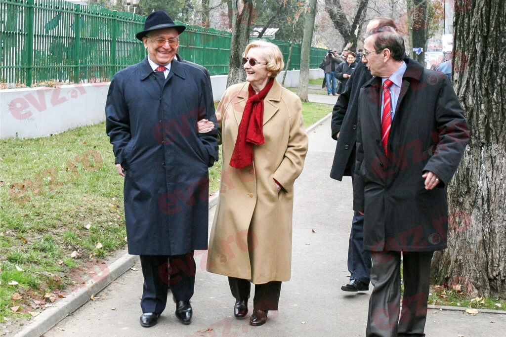 Ion Iliescu, influențat să își țină rudele la distanță. Fostul președinte și-a ignorat chiar și unul dintre nepoți