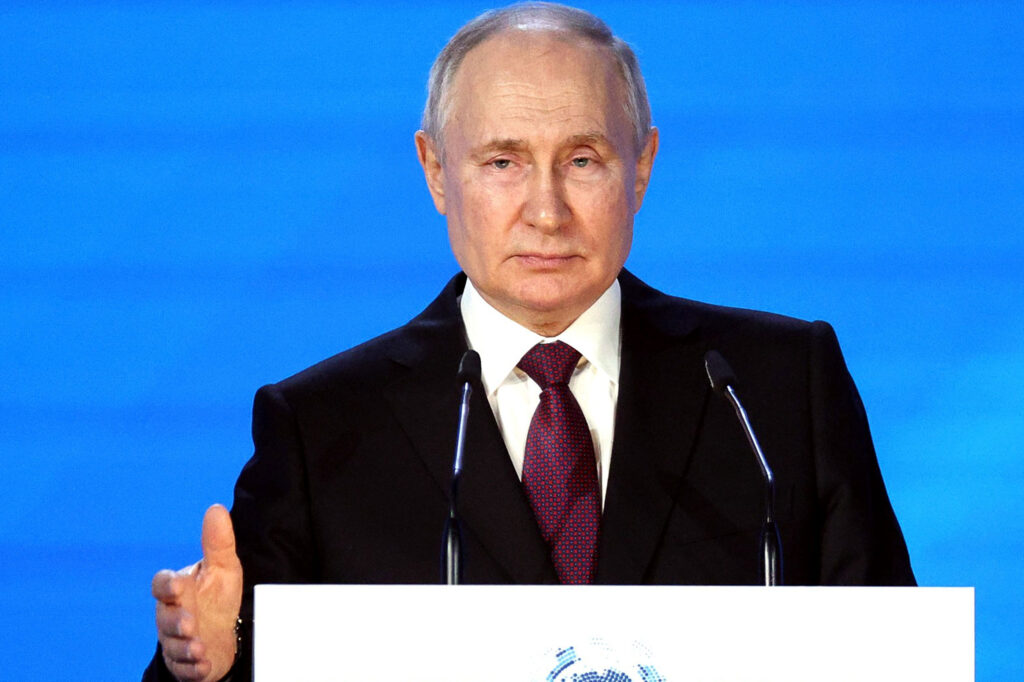 Vladimir Putin, față în față cu ministrul chinez al Apărării. Întâlnirea fusese ținută secretă