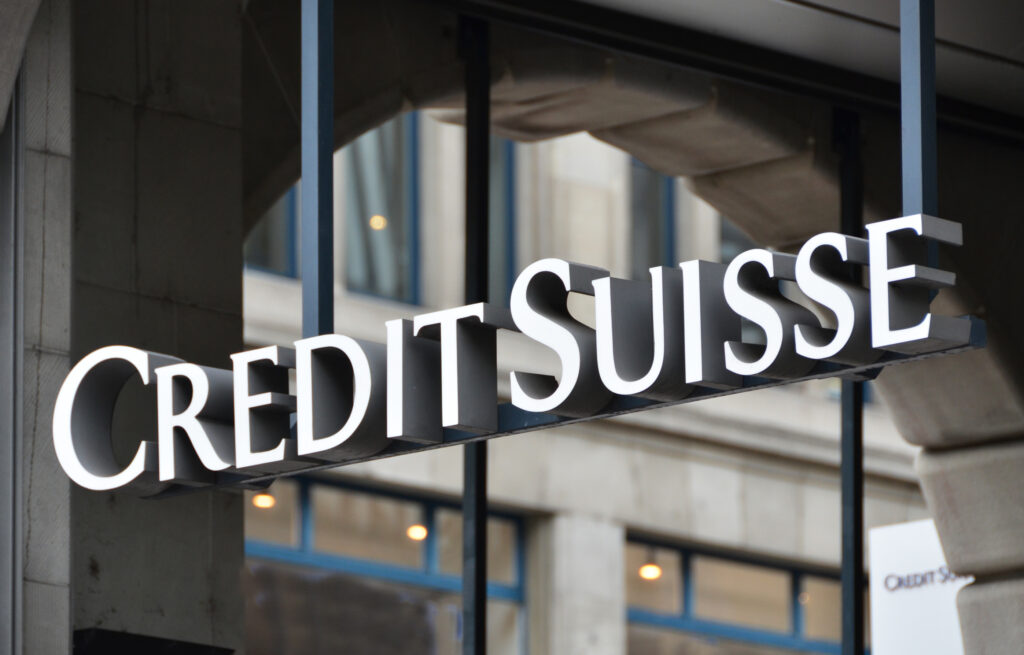 Credit Suisse, în pragul colapsului. Banca elvețiană va fi preluată de rivala sa, UBS, iar mii de angajați vor fi concediați