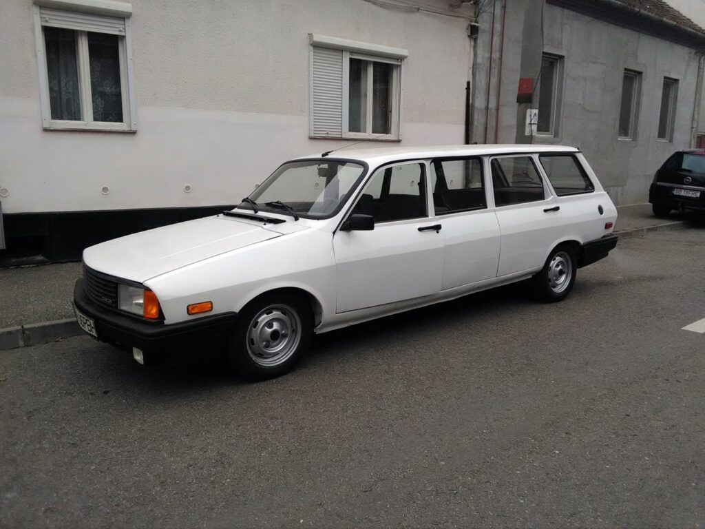 Modelul Dacia care s-a produs doar în 12 exemplare. Este la mare căutare printre colecționarii de mașini