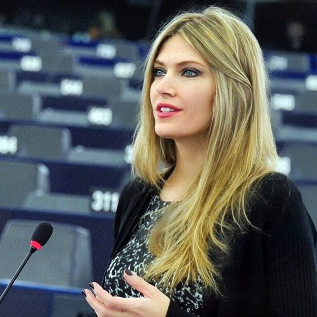 Qatargate. Eva Kaili, fost vicepreședinte al Parlamentului European, rămâne în arest încă două luni