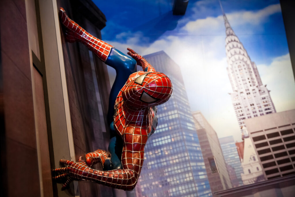 Scrisorile trimise lui Spider-man la adresa dată în benzile desenate, expuse la muzeu. Ce îi cer oamenii supereroului