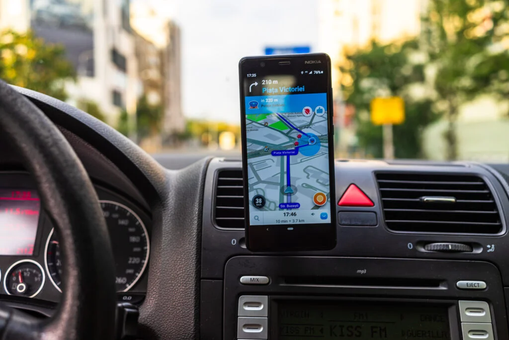 Aplicația Waze reintroduce una din funcțiile la care a renunțat în toamna anului trecut