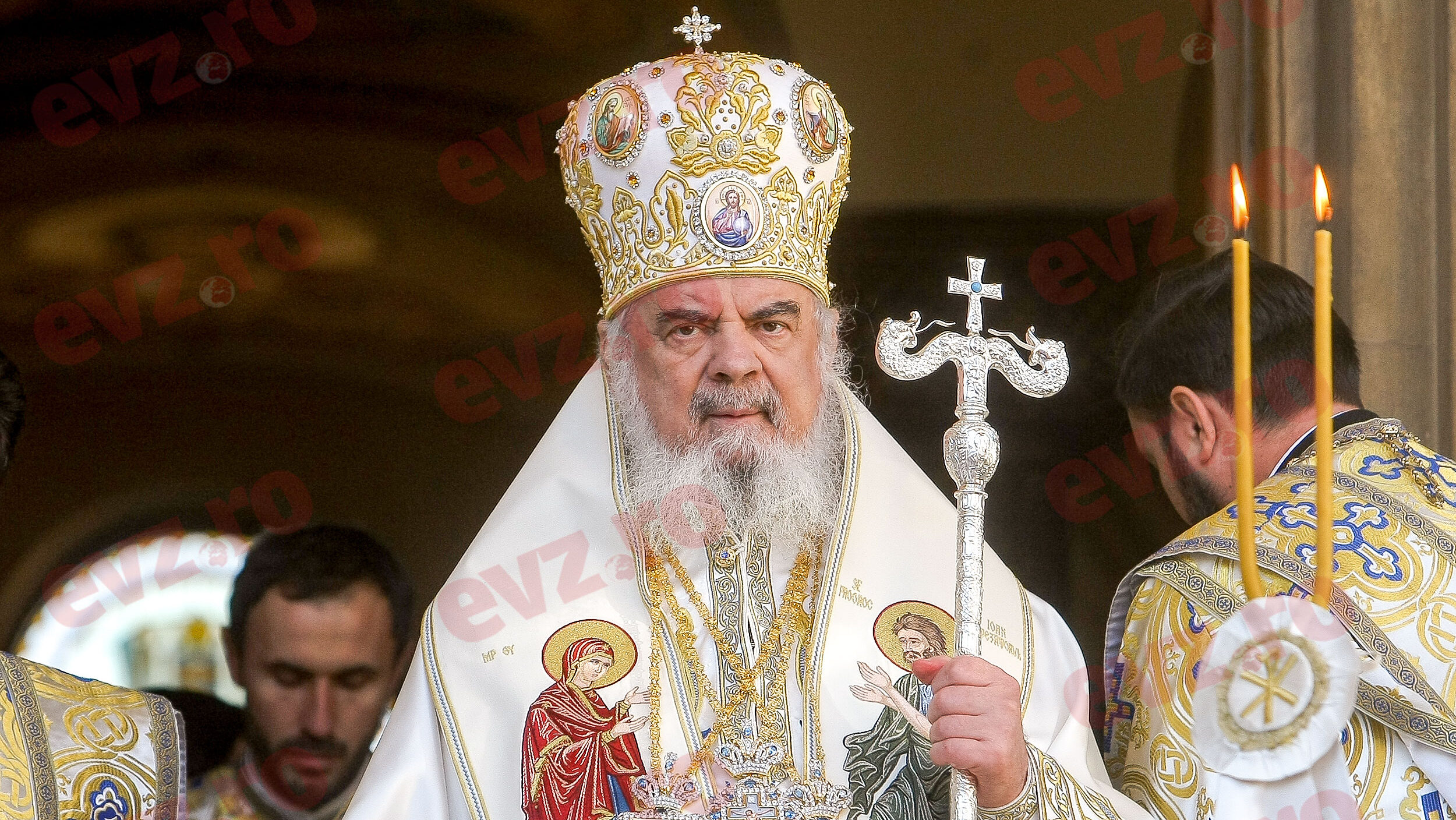 Patriarhul Daniel, mesaj de Înviere. Iisus Hristos cel Răstignit şi Înviat este prezent în Biserica Sa
