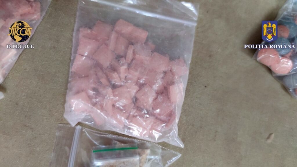 Cocaina roz, drogul care care se vinde cu 500 de euro gramul. A fost descoperit și la festivalul de la Mamaia
