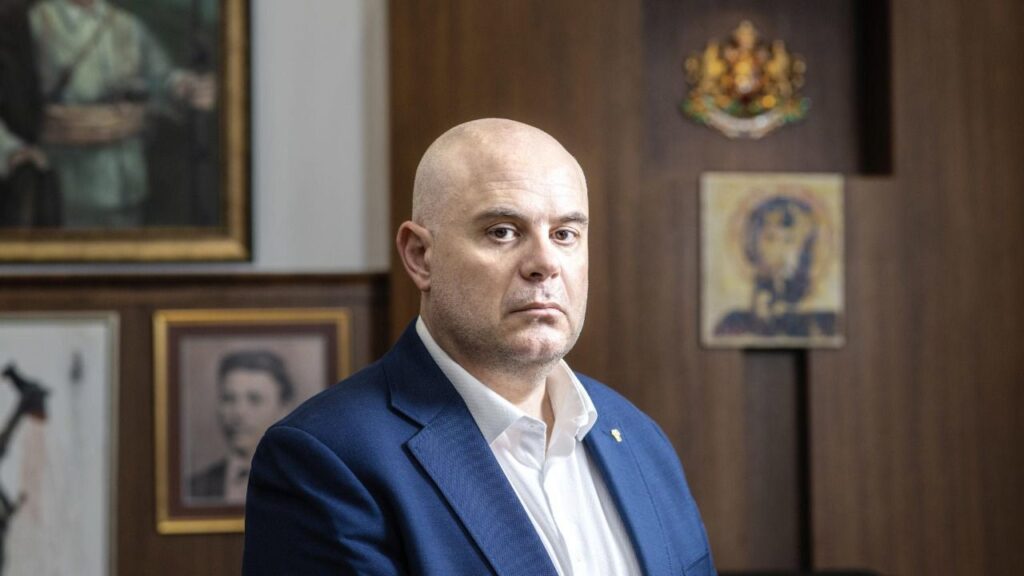 Controversatul șef al procurorilor din Bulgaria a fost destituit. Ivan Gheșev era unul dintre cei mai puternici oameni din țară