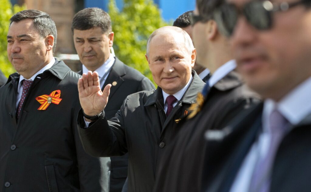 Război în Ucraina - Ziua 460. Ambasadorul Rusiei în Marea Britanie anunță că țara lui este dispusă la negocieri de pace. Putin este gata să discute orice condiții