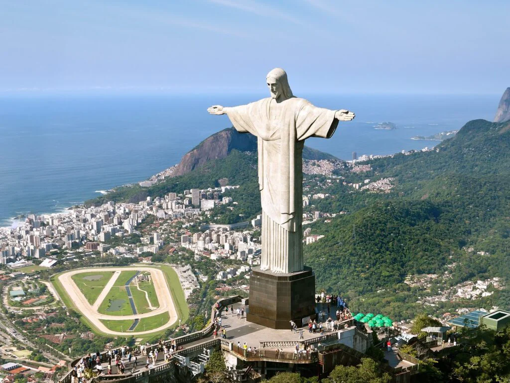 Povestea enigmaticului sculptor român, care a realizat chipul lui Iisus din Rio de Janeiro, cel mai mare simbol al creștinismului din lume
