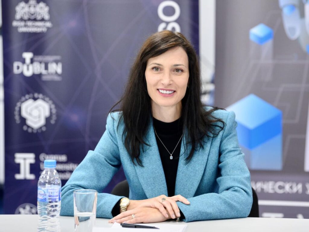 Noul premier al Bulgariei ar putea fi o femeie. Mariya Gabriel, comisar european pentru inovare, este propunerea partidului GERB