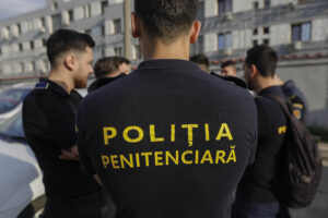 Primarul unui mare oras din Romania face pe DJ in spatele gratiilor.
