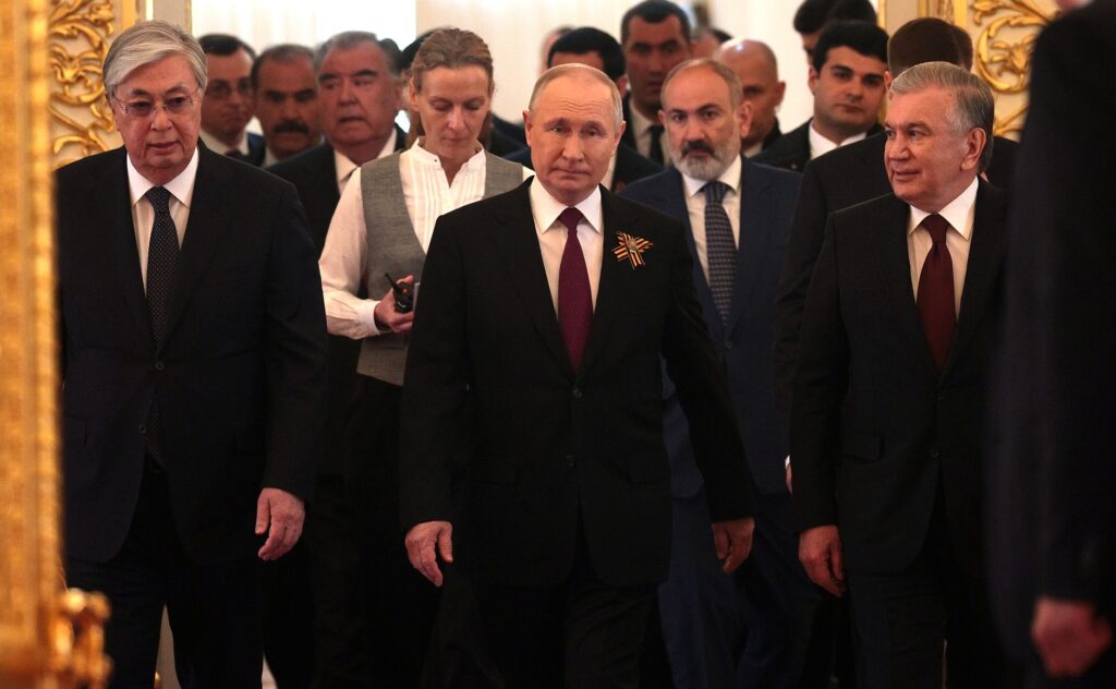 9 Mai. Între Putin şi Prigojin, două discursuri, două atmosfere