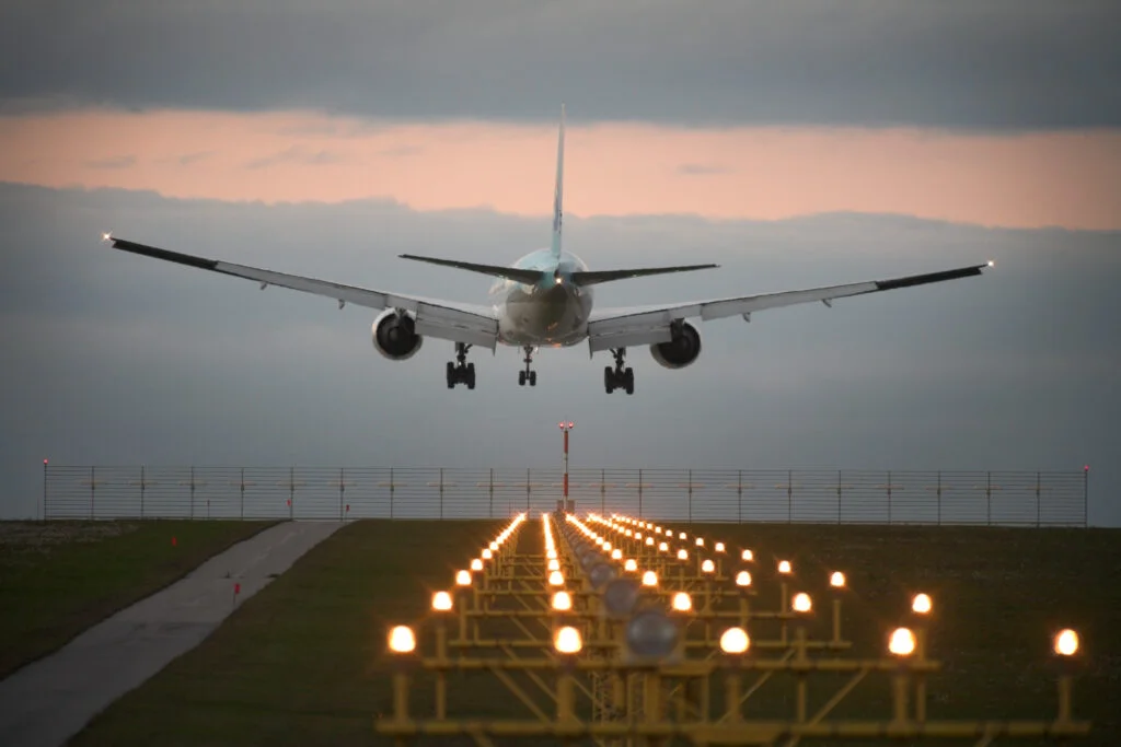 Dacă vă este frică de turbulențe în timpul zborurilor, veștile nu sunt bune. De ce sunt atât de dese şi agresive aceste fenomene