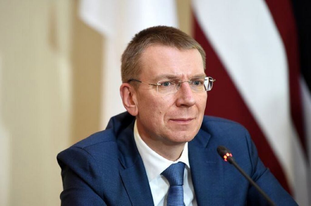 Letonia şi-a ales noul președinte. Edgars Rinkevics este primul şef de stat gay care ocupă această funcție. Mesajul lui Iohannis