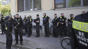 Două eleve au fost înjunghiate, într-un atac comis într-o şcoală din Berlin. Una dintre victime prezentând risc vital