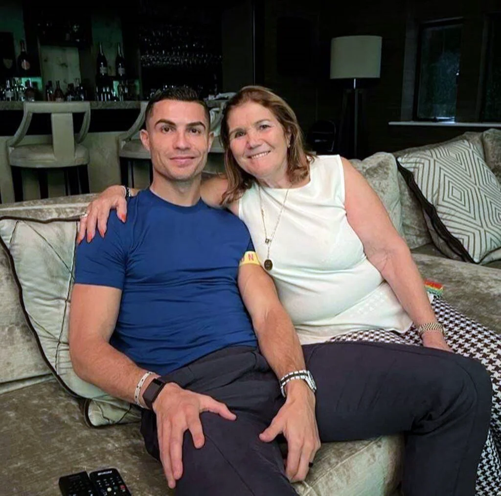 Mama lui Ronaldo, acuzată că vrea să-l despartă pe fotbalist de Georgiana Alvarez
