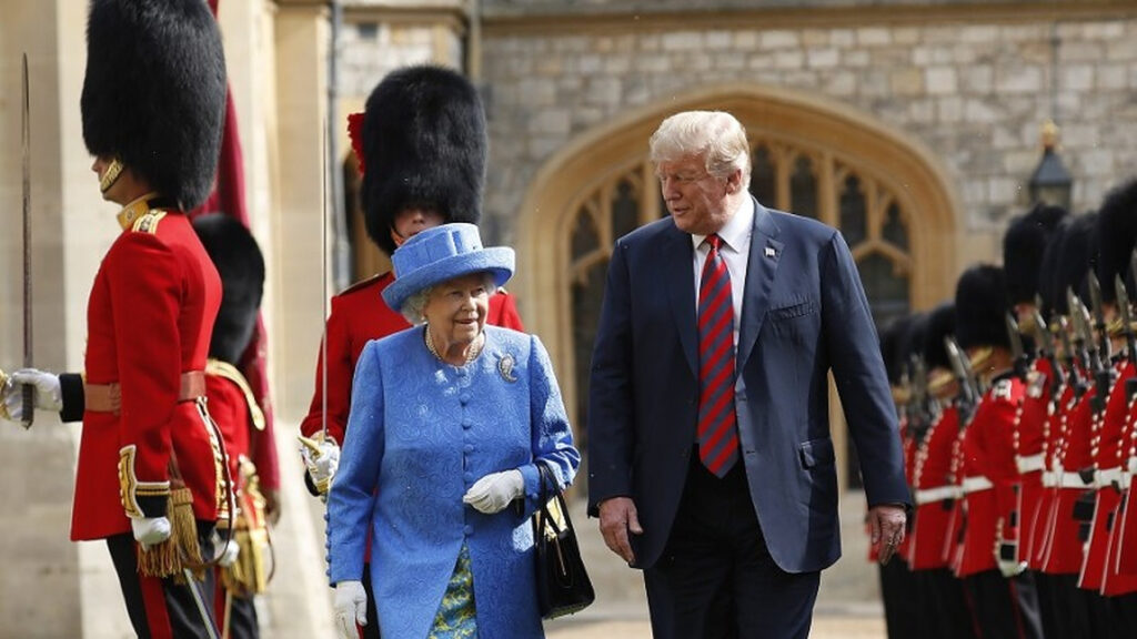 Donald Trump, furios pe Meghan pentru „lipsa de respect" față de Regină. Fostul președinte, surprins că Harry a fost invitat la încoronarea tatălui său