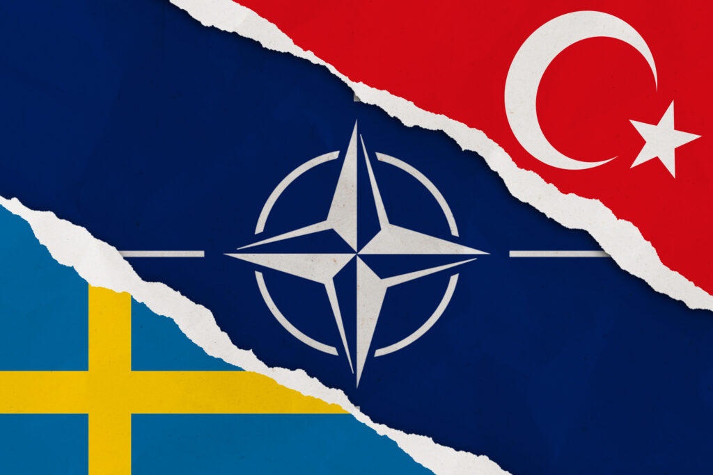 Suedia urmăreşte decizia Turciei. Declaraţia ministrului suedez al apărării