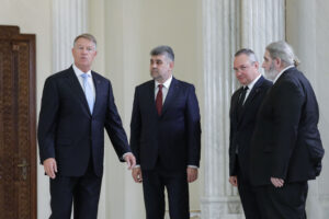 Ciolacu și Iohannis se întrec în vizite oficiale.