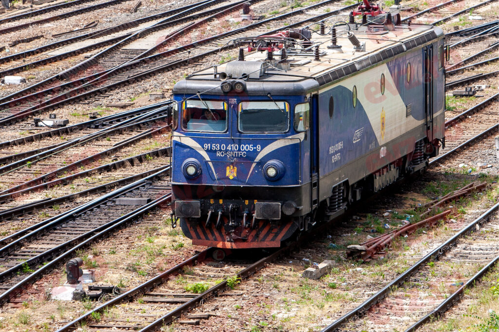 Raritate în România! O locomotivă a prins o viteză de 200 km la oră