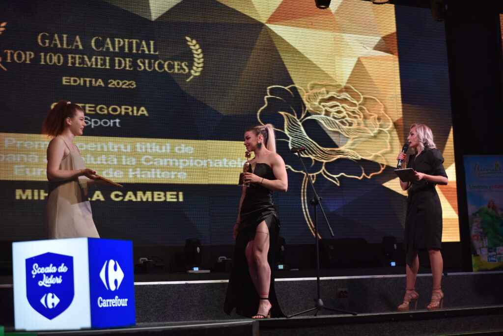 Mihaela Cambei, campioana la haltere, premiată pe scena Galei Top 100 Femei de Succes: „Mult timp a fost, puțin timp a mai rămas pentru Paris 2024”