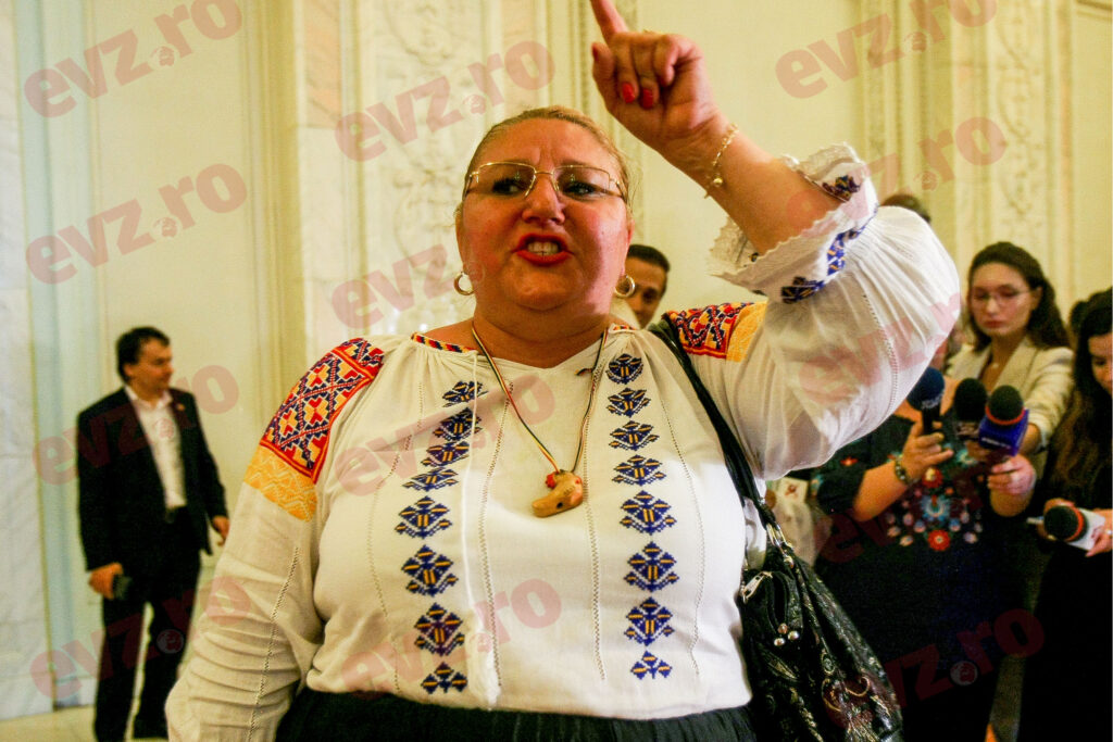Diana Șoșoacă, acuzații explozive despre parlamentari. Ce se întâmplă la Casa Poporului