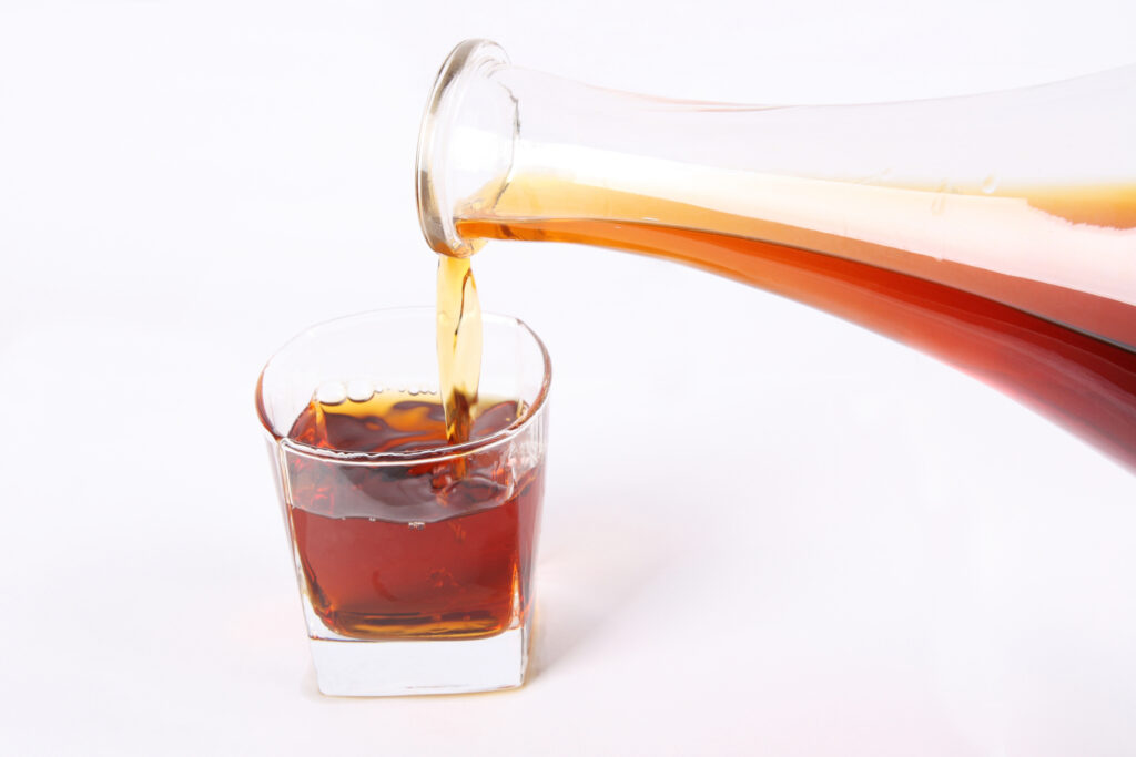 Cercetărorii revin. Un pahar de alcool pe zi poate proteja inima împotriva bolilor cardiovasculare