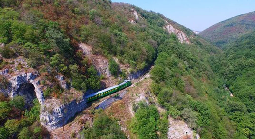 Semeringul Bănățean. Cea mai veche cale ferată montană din România și a doua din Europa