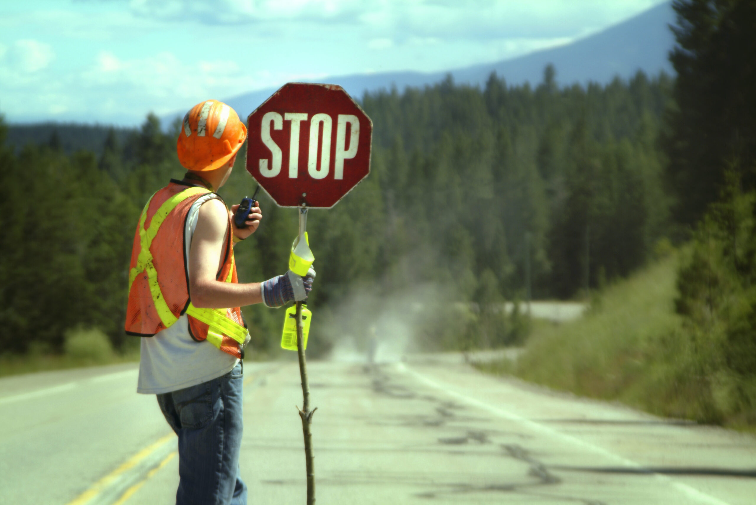 Стоп дорог. Фото с стоп на дороге. Стоп дороги нет. Дороги стоп секрет. Road stopping implements.