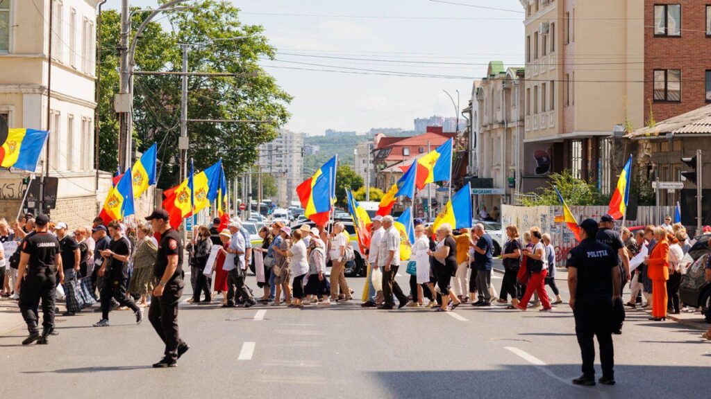 Declarat în afara legii, Partidul Șor inițiază referendumuri la Chișinău