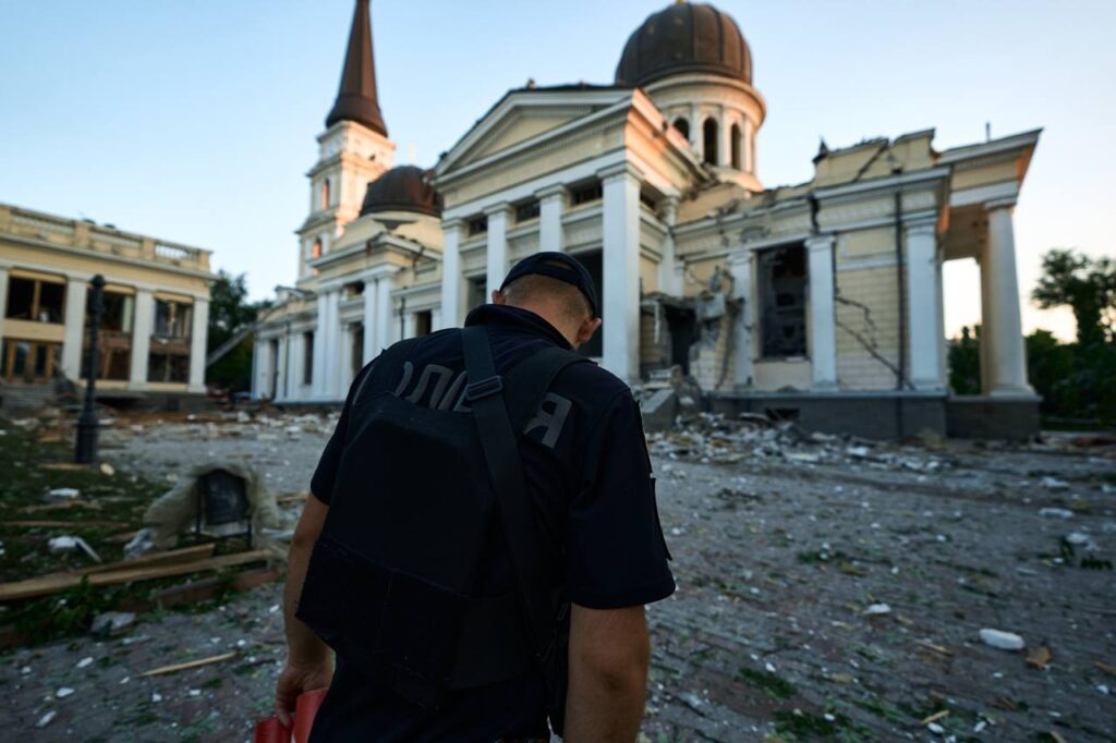Ce au distrus ruşii, vor reconstrui italienii. Istoria zbuciumată a Catedralei din centrul Odesei