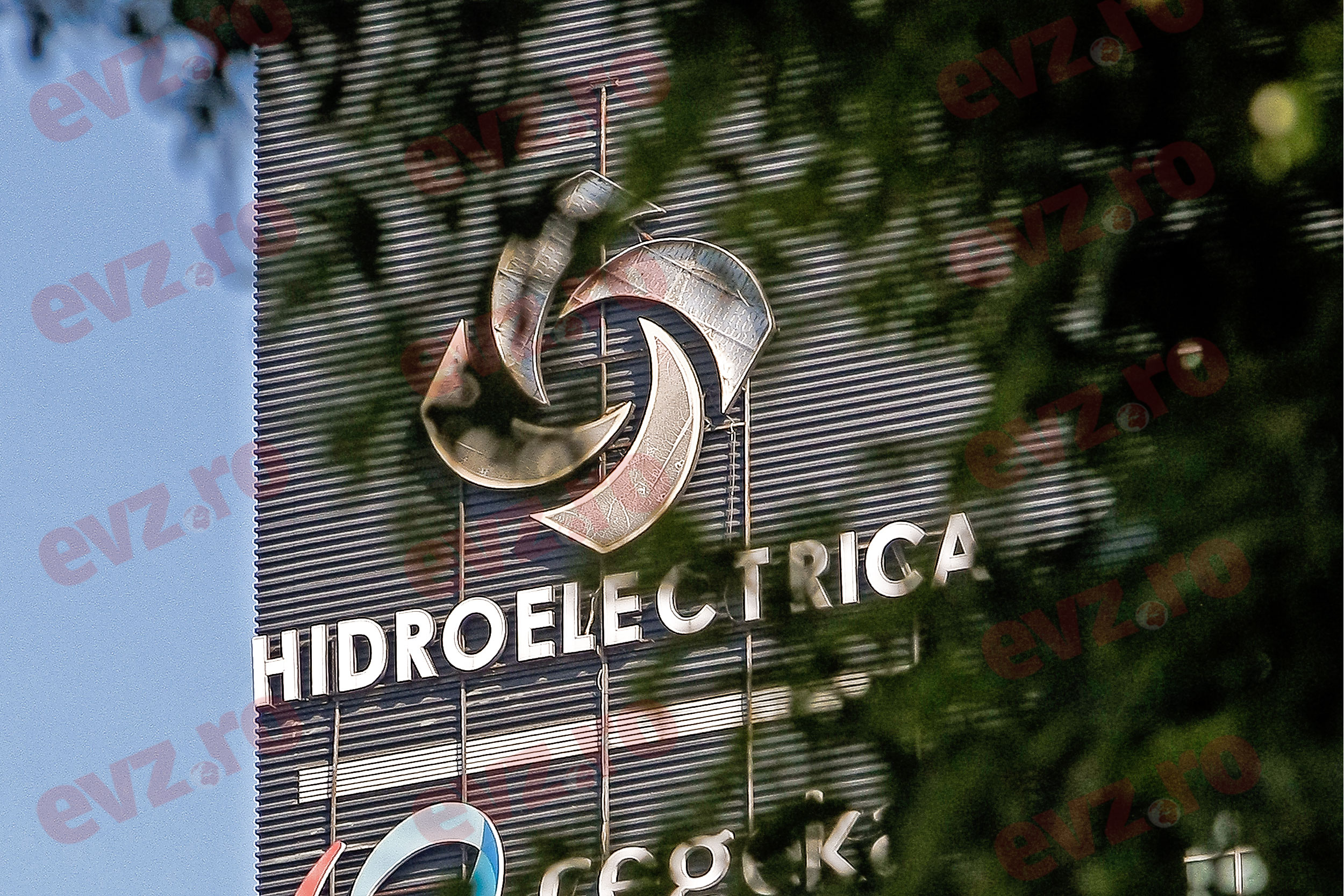 Plata cu cardul, suspendată până pe 31 octombrie. O mare companie și-a anunțat clienții