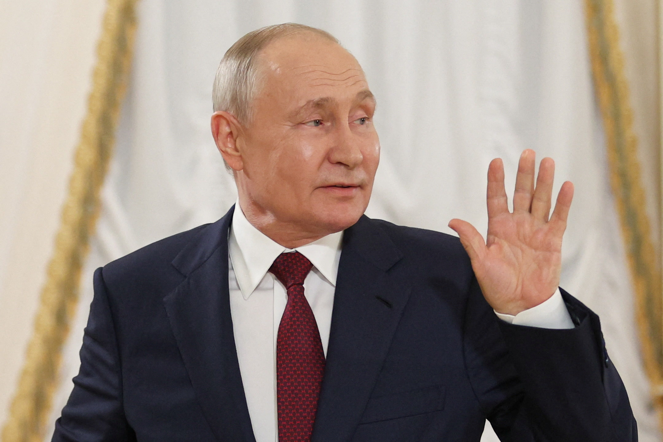 Vladimir Putin, Rusia, conferință