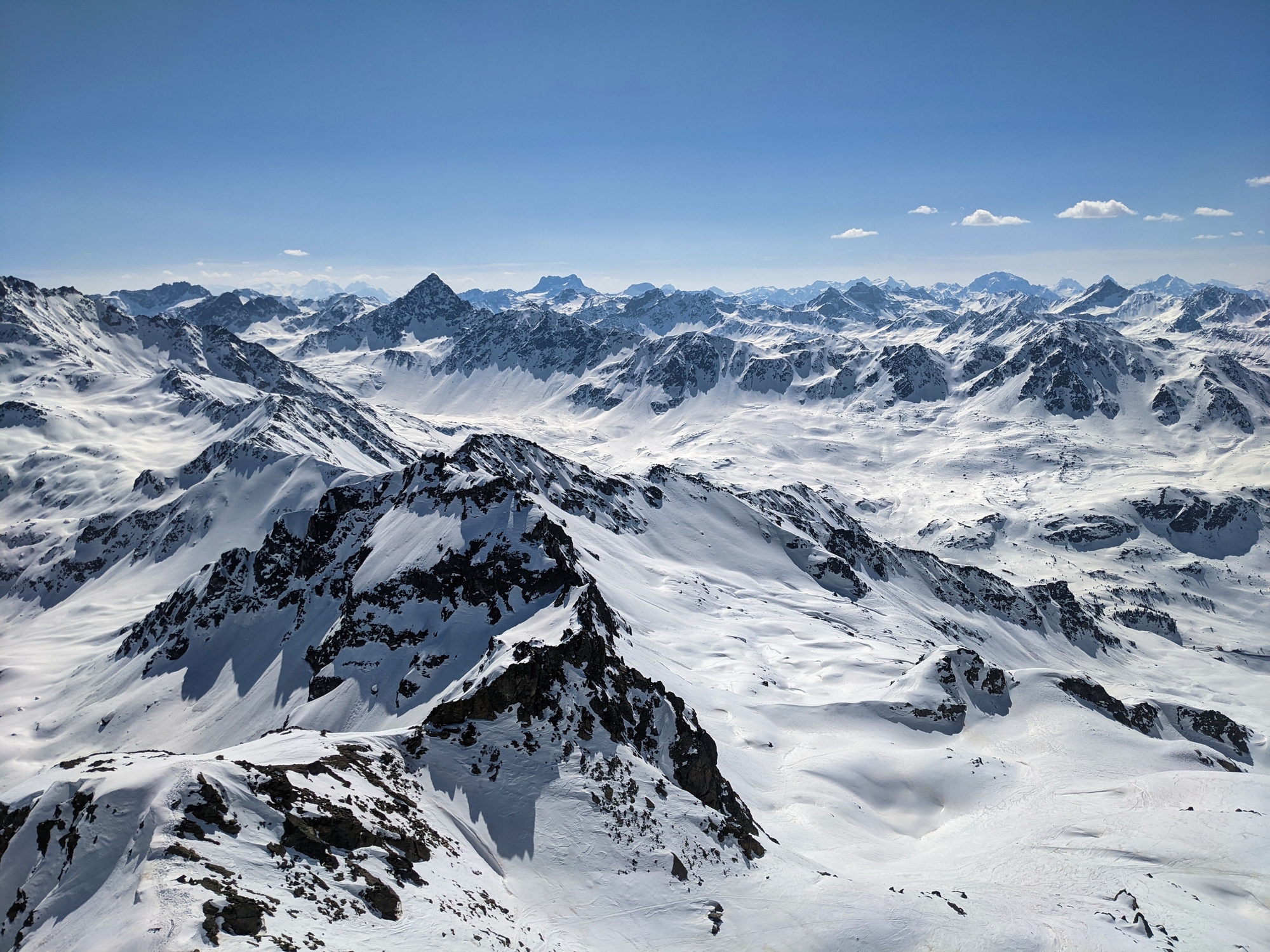 Klosters, destinația de ski în care merge Charles