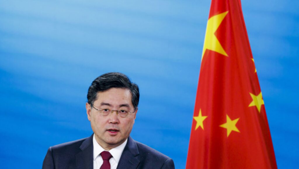 Ministrul de Externe al Chinei, de negăsit. Ar fi fugit cu o vedetă TV