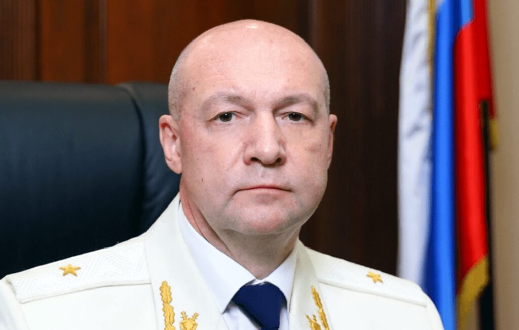 Încă o moarte suspectă în Rusia. Fostul procuror general din Crimeea s-a înecat la o competiție de înot, aproape de mal