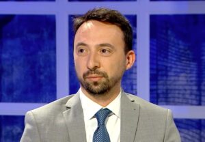 Studentii îl susțin pe fostul ofițer SRI, Antonio Amuza