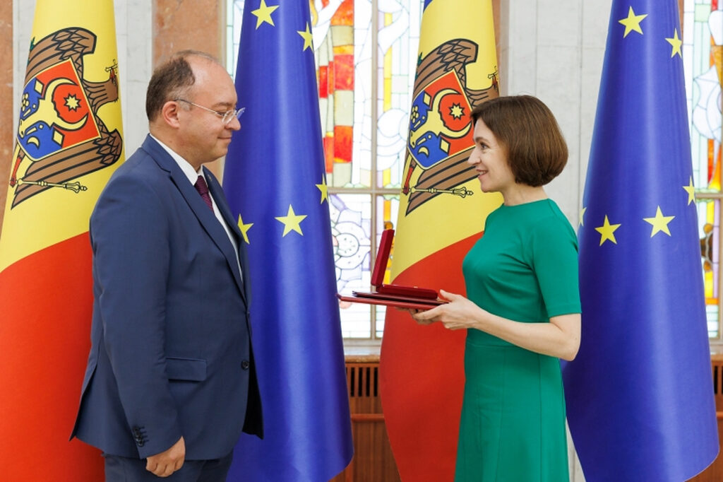Fostul ministru de Externe Bogdan Aurescu, decorat de Maia Sandu cu „Ordinul de Onoare”