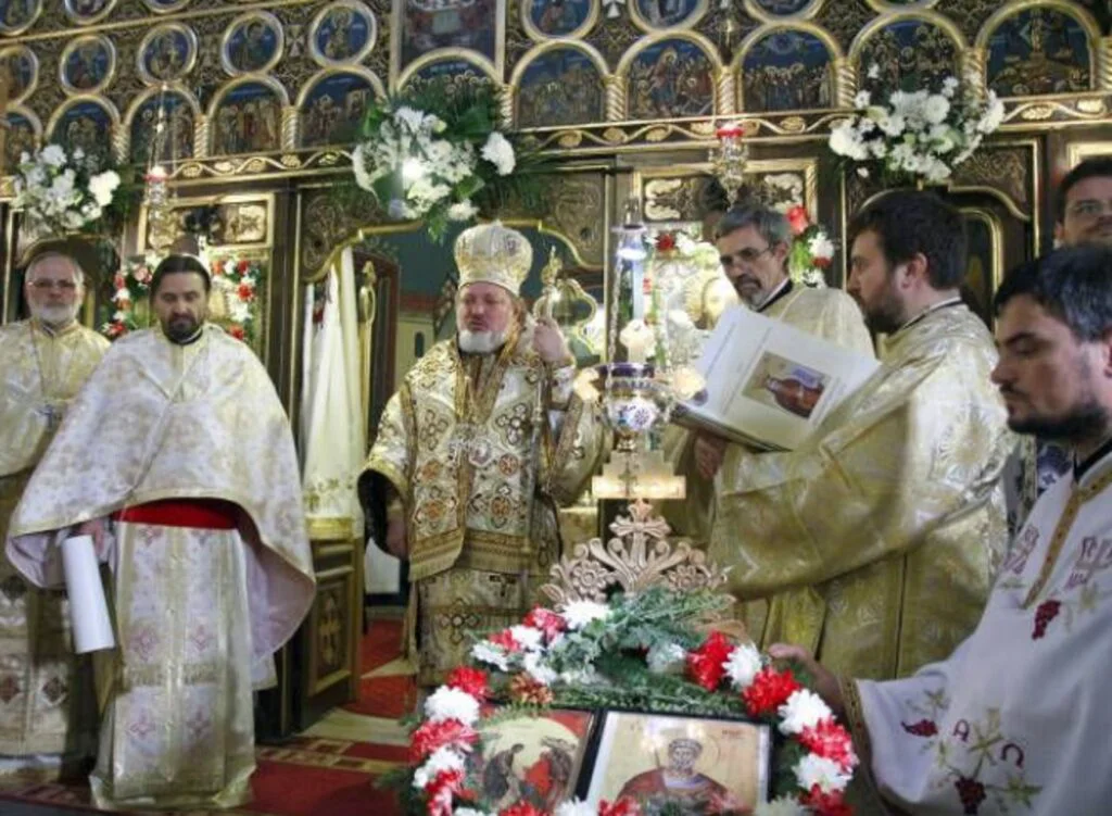 Mărțișorul, sub binecuvântarea Maicii Domnului, a Sfinților Arhangheli Mihail și Gavriil și a Sfântului Mucenic Gheorghe, purtătorul de biruință