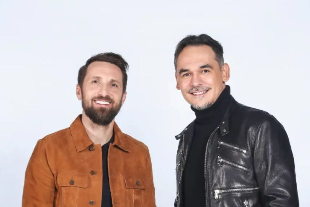 Răzvan Simion și Dani Oțil au devenit țintele glumelor colegilor. Ce emisiune au prezentat înainte de-a ajunge la Antena 1