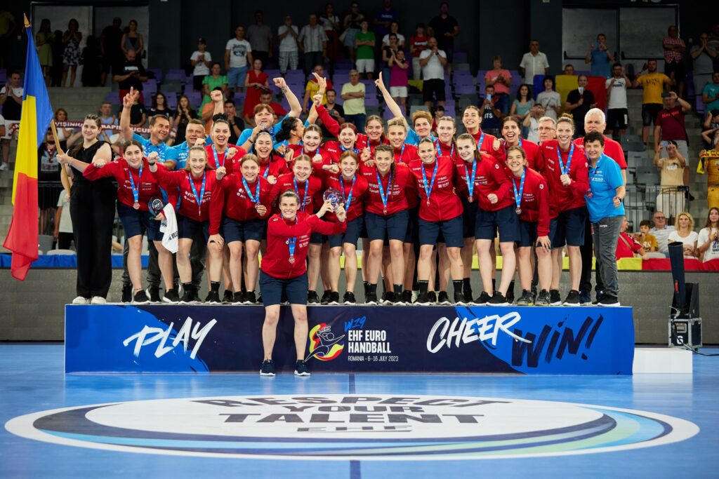 România, medaliată la Campionatul European Under-19. Handbalistele au luat bronzul, după 16 ani
