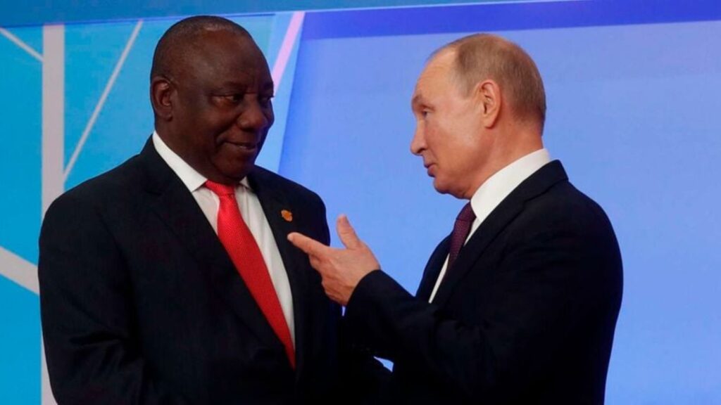 Mandatul de arestare îl ţine acasă, dar Putin va participa, totuși, la summitul din Africa de Sud