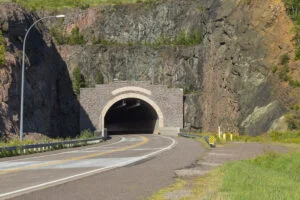 Au început lucrările la primul mare tunel de pe o autostradă din România