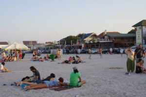 Vacanță de criză. Cazare, parcare și toate facilitățile, la 20-50 de lei pe noapte, pe Litoral