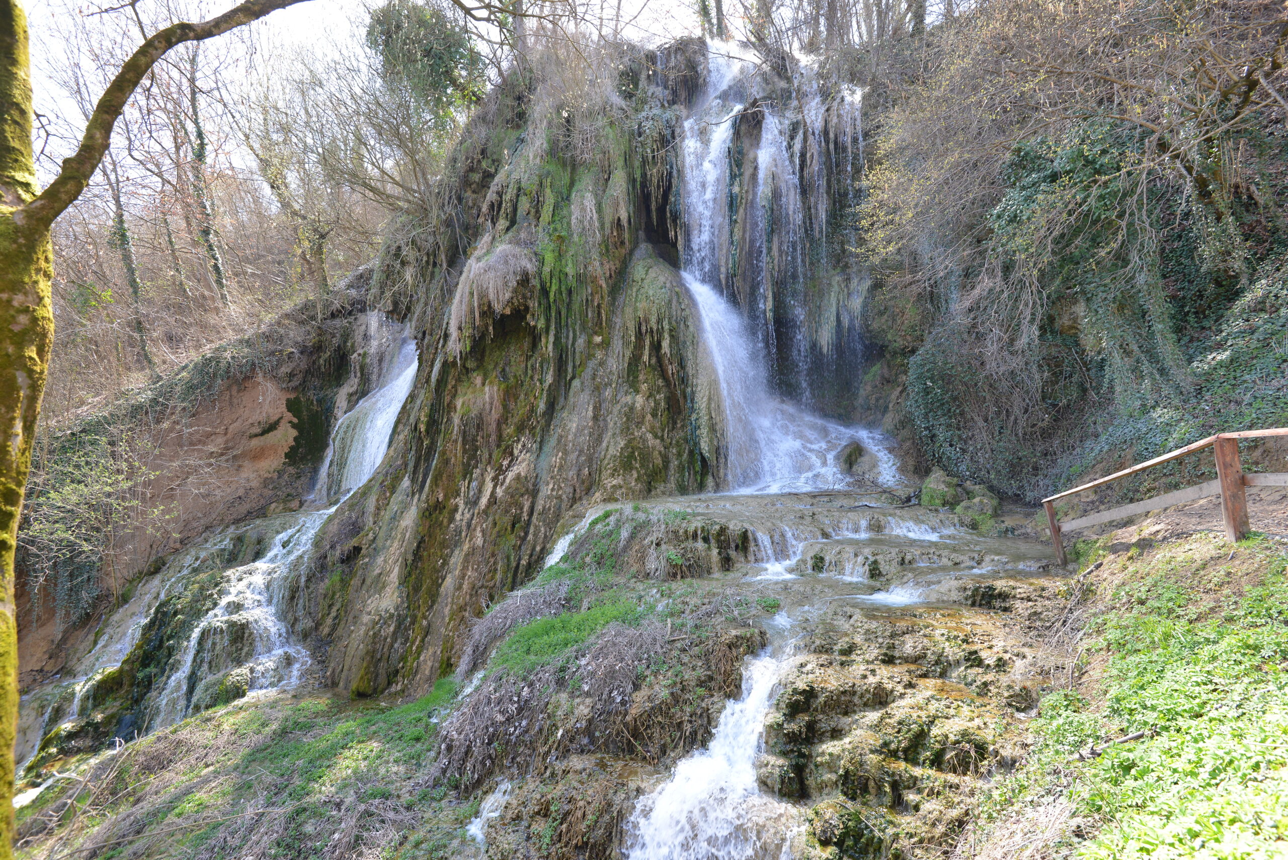 Cascada Clocota din Geoagiu Băi s-a surpat.