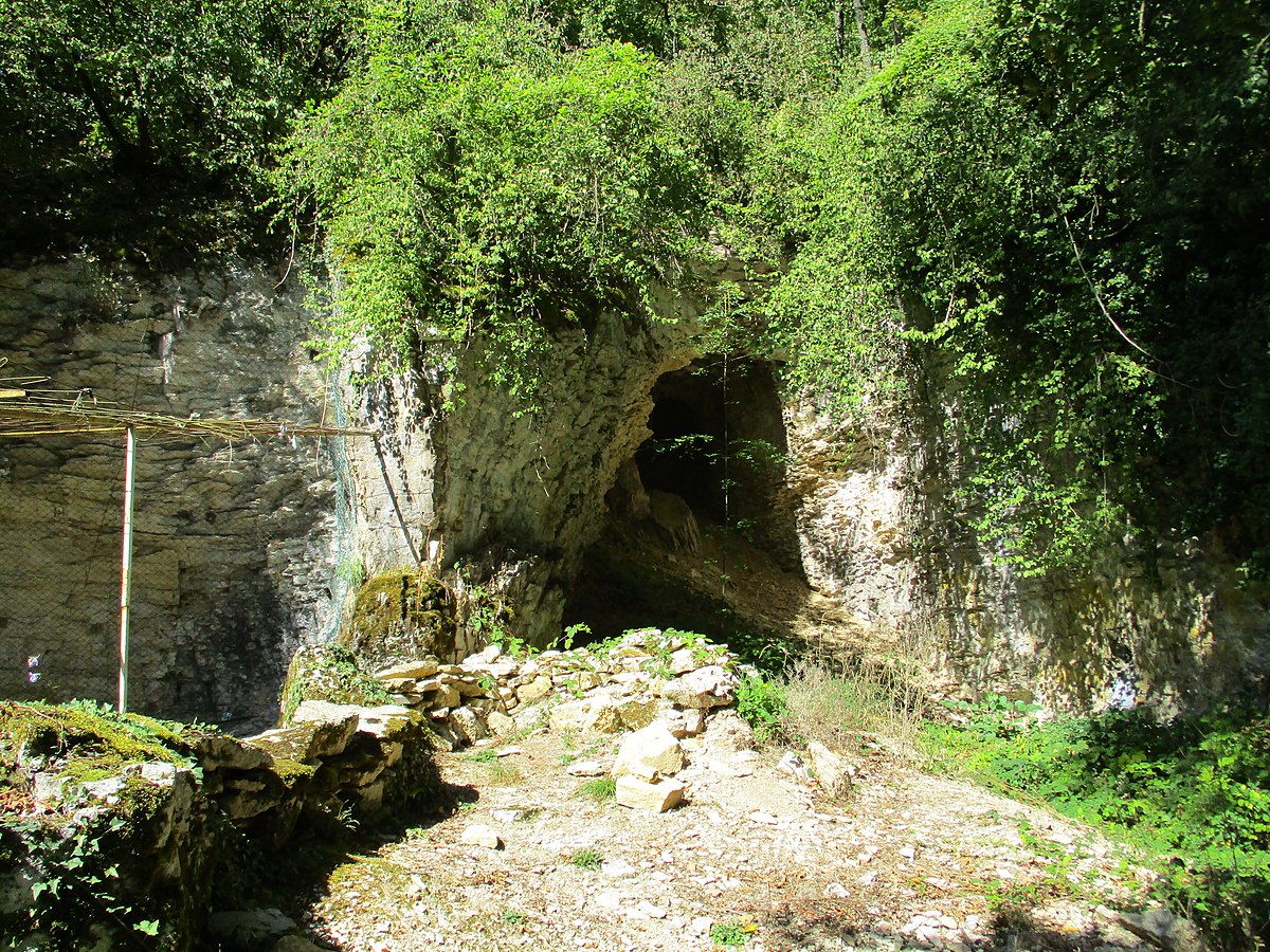 Grotte du Renne
