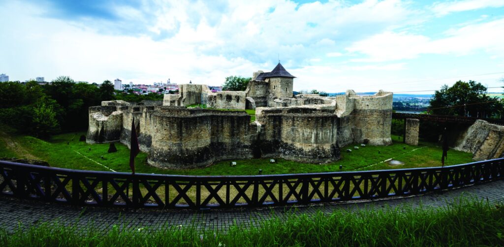 Cetatea Sucevei, singura din istorie necucerită. Legenda capitalei lui Ștefan cel Mare. Video