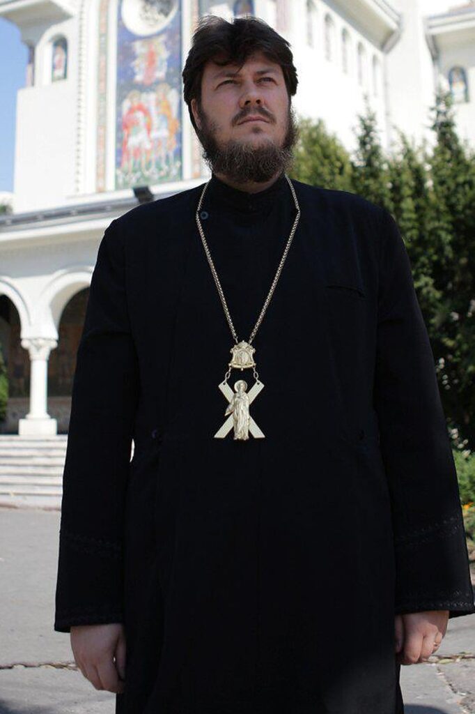Preotul Eugen Tănăsescu a demisionat din funcția de purtător de cuvânt al Arhiepiscopiei Tomisului