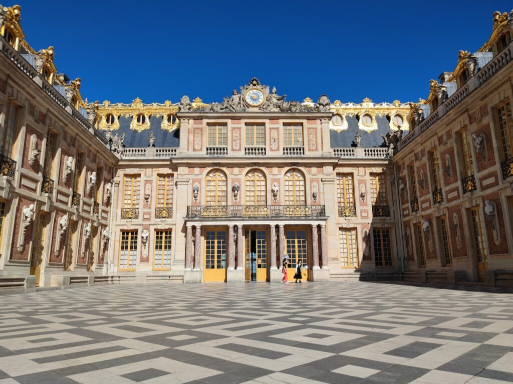 Europa sub teroare. Amenințare cu bombă la Palatul Versailles