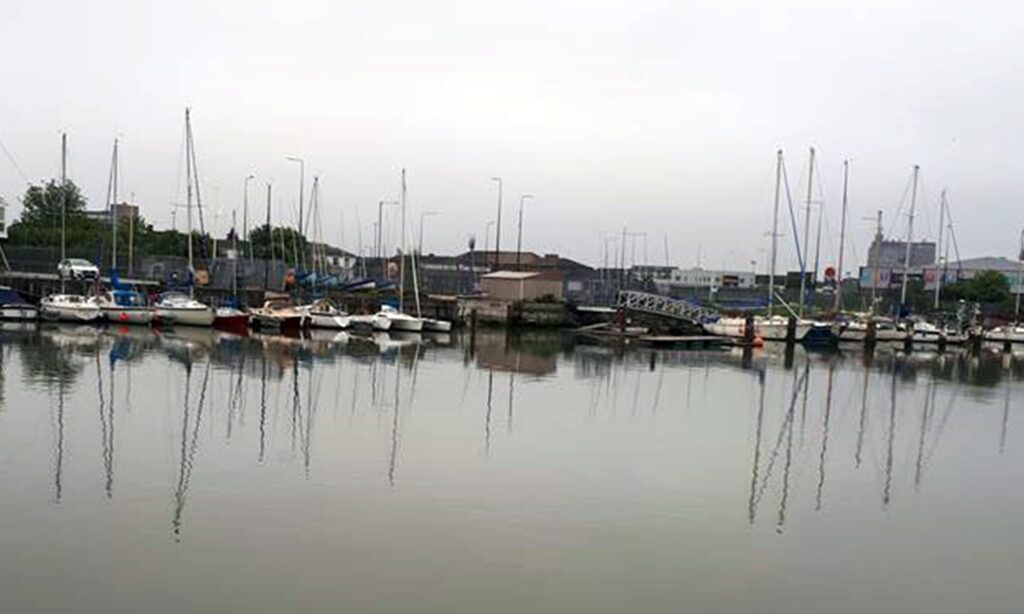 Bărcile pentru pescuit sunt tot mai rare în Portul Grimsby.